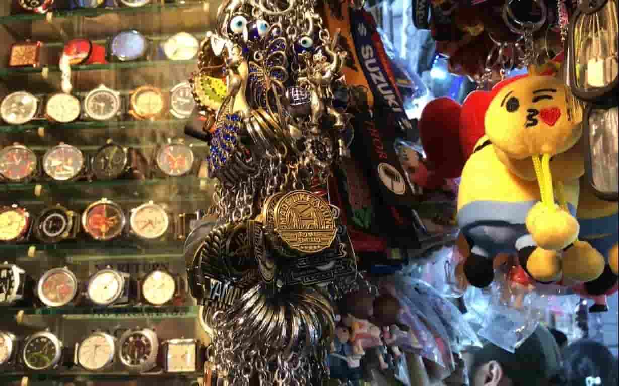 hong-kong-lane-pune-top-street-shopping-place-in-pune