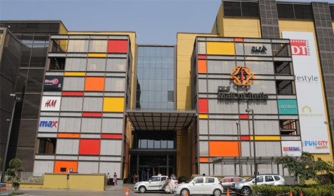 dfl-mall-of-india-biggest-mall-in-Noida-for-shopping