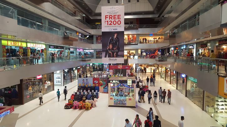 rahulraj-mall-surat-best-mall-in-surat